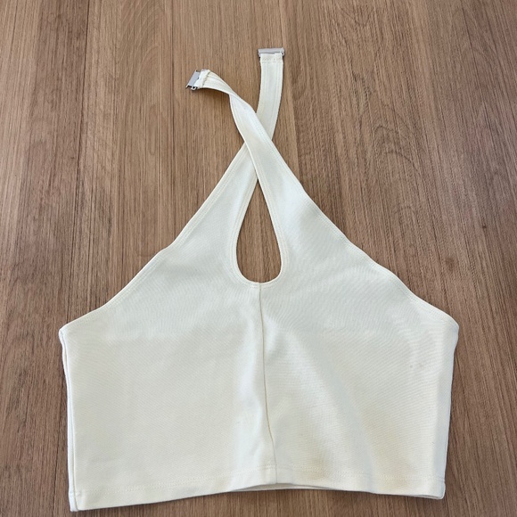Halter top - Picture 1 of 2